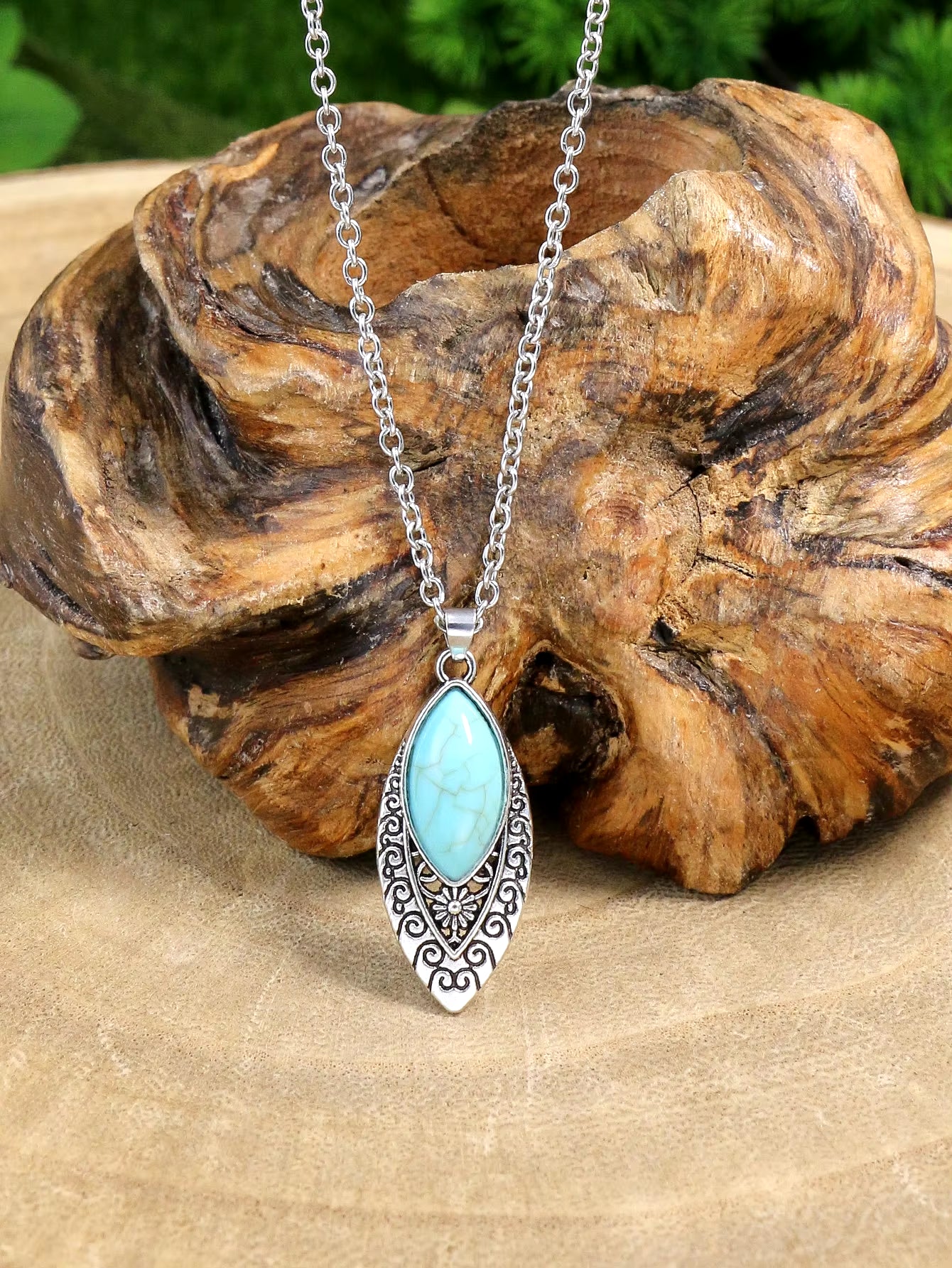 Boho Turquoise Necklace & Earrings Set (طقم عقد وأقراط  بحجر الفيروز - هدية أنيقة بأسلوب عرقي)