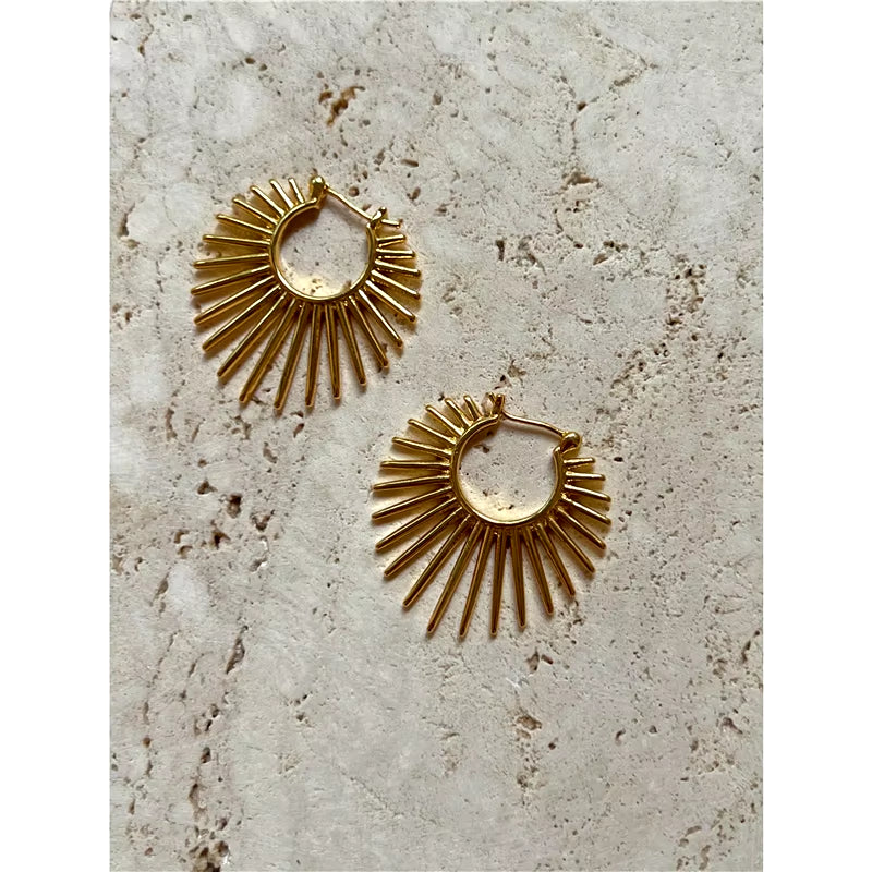 Bold Geometric Fan Earrings (أقراط مروحية هندسية  - إكسسوار أنيق للسيدات)