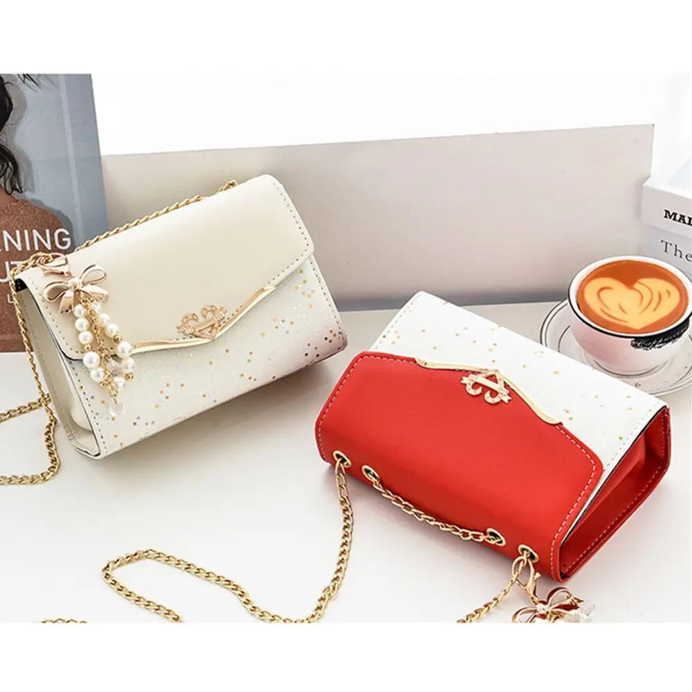 Trendy Crossbody Square Bag (حقيبة كتف مربعة عصرية بتفاصيل شرابة وزينة لامعة)