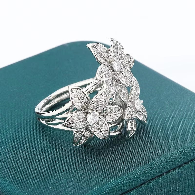 Pear-Shaped Flower Zircon Ring (خاتم الزركون الزهري بشكل الكمثرى - تصميم فاخر للحفلات والهدايا)