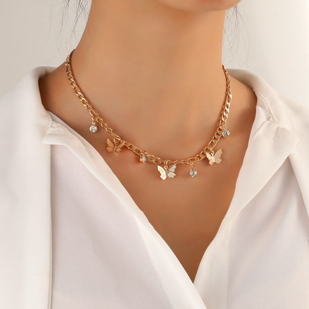 Elegant Butterfly Clavicle Necklace (عقد فراشة أنيق)