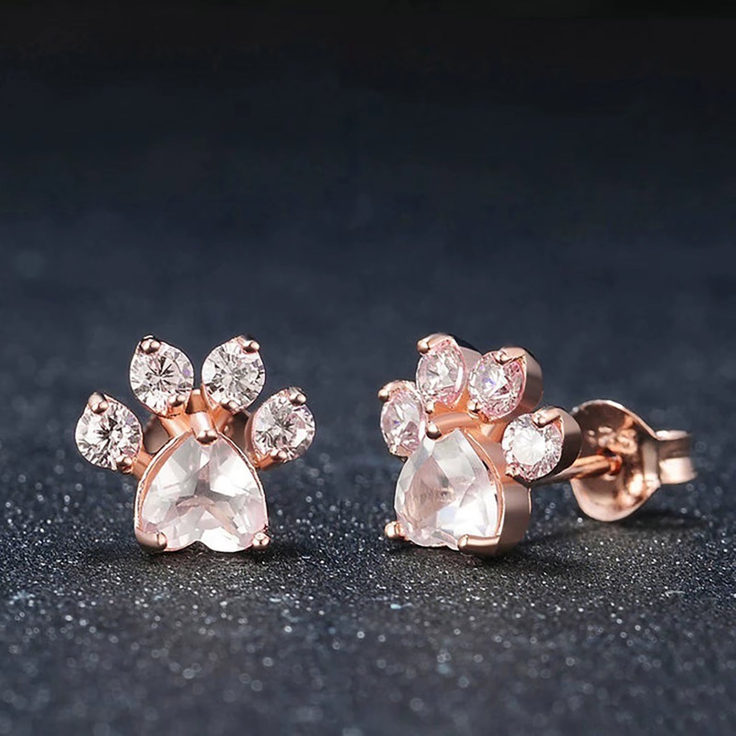 Pink Crystal Footprint Earrings (أقراط بصمة الكريستال الوردي - تصميم أنيق وصغير للحفلات)