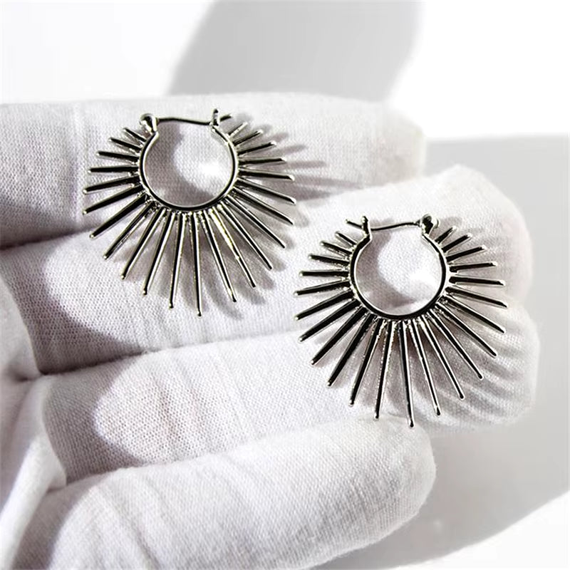 Bold Geometric Fan Earrings (أقراط مروحية هندسية  - إكسسوار أنيق للسيدات)